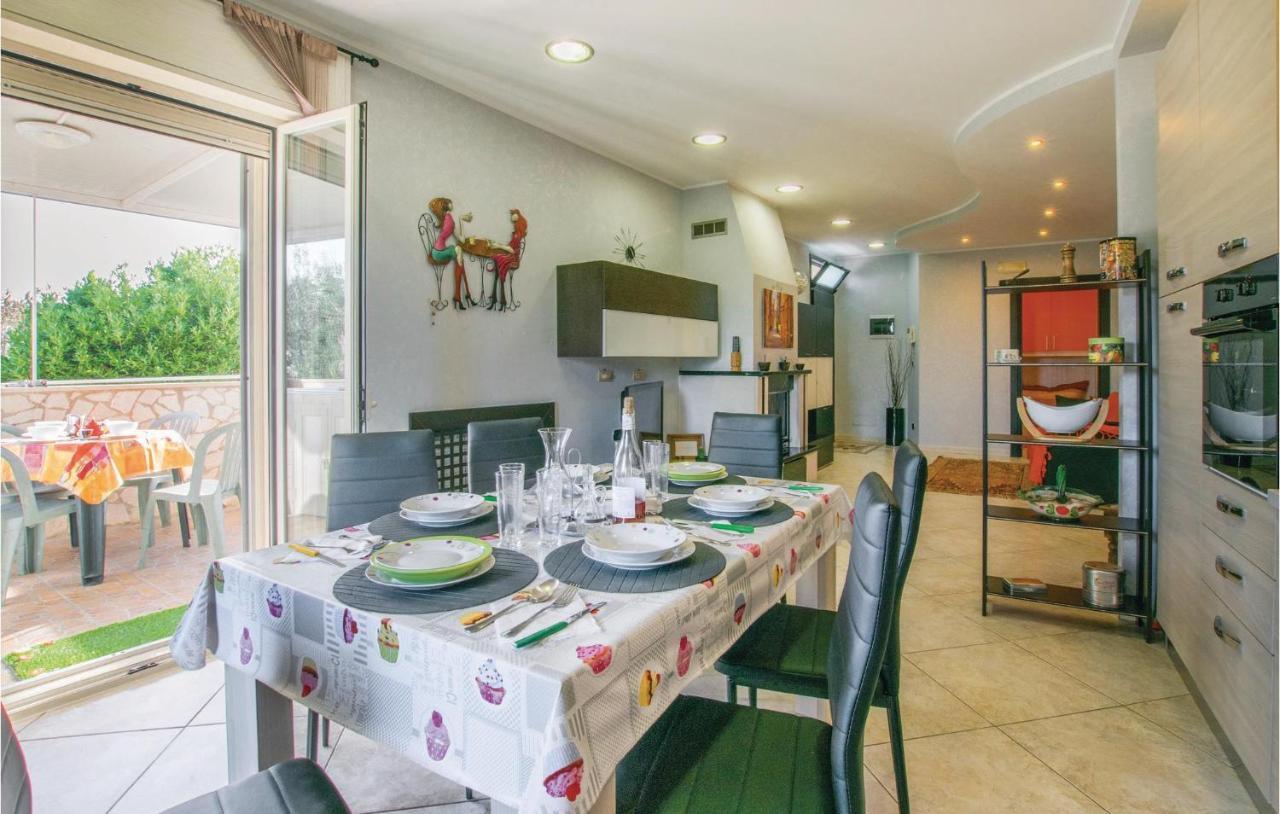 Awesome Apartment In Bari With Wifi Ngoại thất bức ảnh